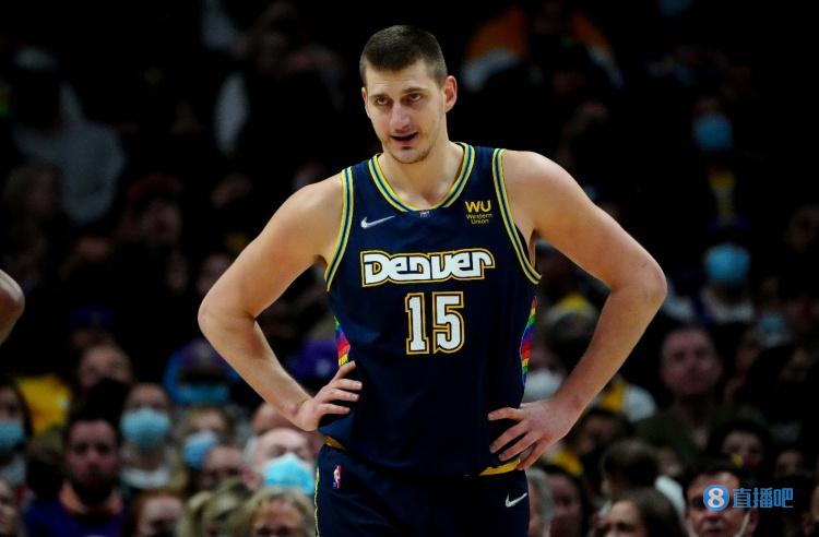 赛中以一场 赛中以一场